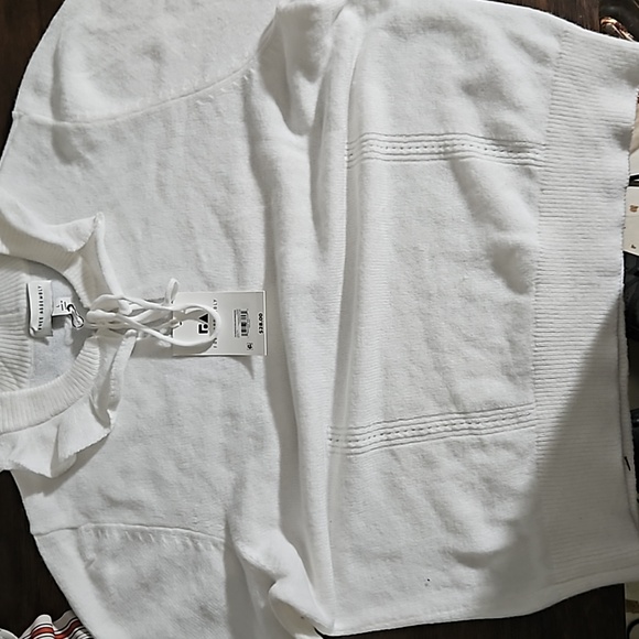 Free assembly thin long sleeved sweeter.. - Picture 2 of 5